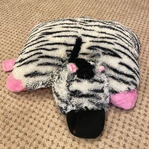 Zebra pillowpet